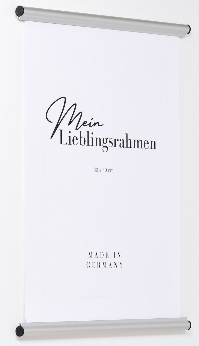 Seitenansicht eines silbernen Alu-PosterhÃ¤ngers mit Klemmvorrichtung