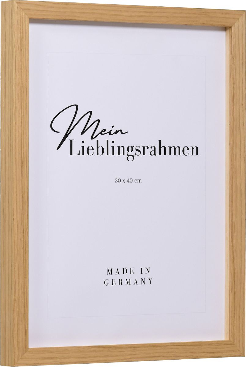 Seitenansicht eines Holzrahmens in der Farbe Eiche mit natÃ¼rlicher Maserung im Landhausstil