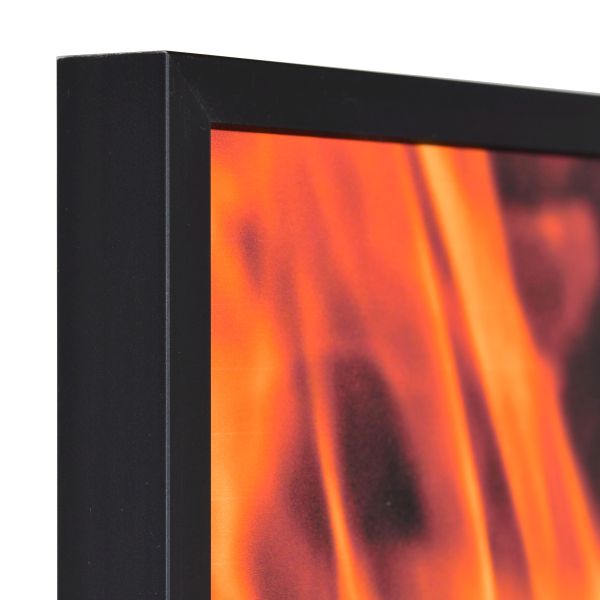 Ansicht der Ecke eines schwarzen, kantigen, stabilen Brandschutzrahmens aus eloxierten Aluminium